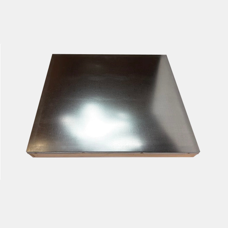 Couvert en bois avec toit métal